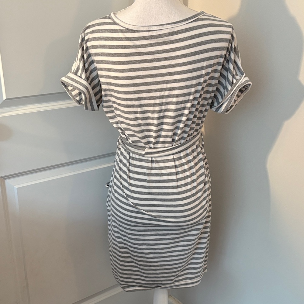 🎉SALE! Casual Striped Gray and White Striped Dress - Picture 2 of 8